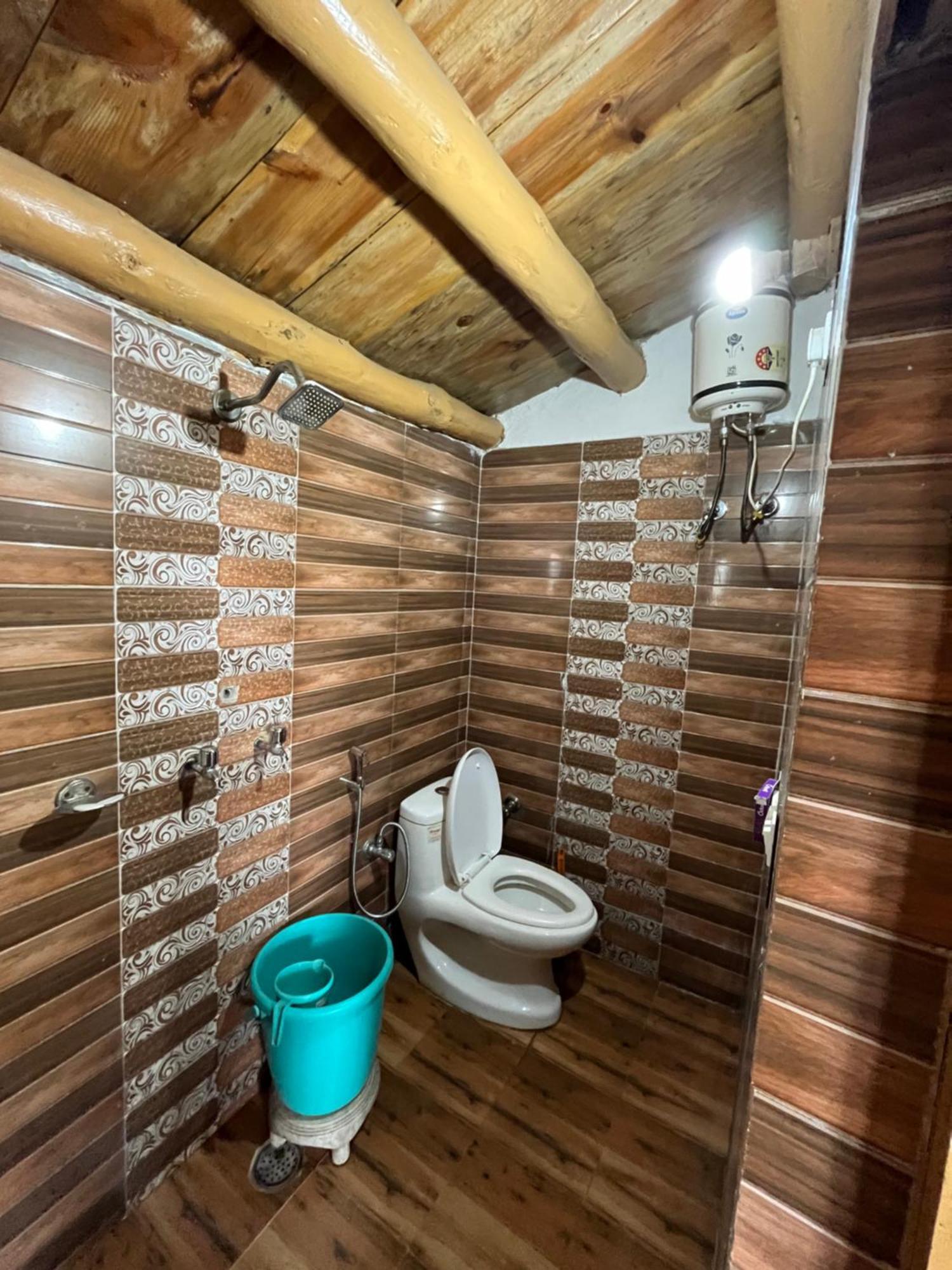 Apple Garden Cottages And Restaurant Dhanaulti Exteriör bild