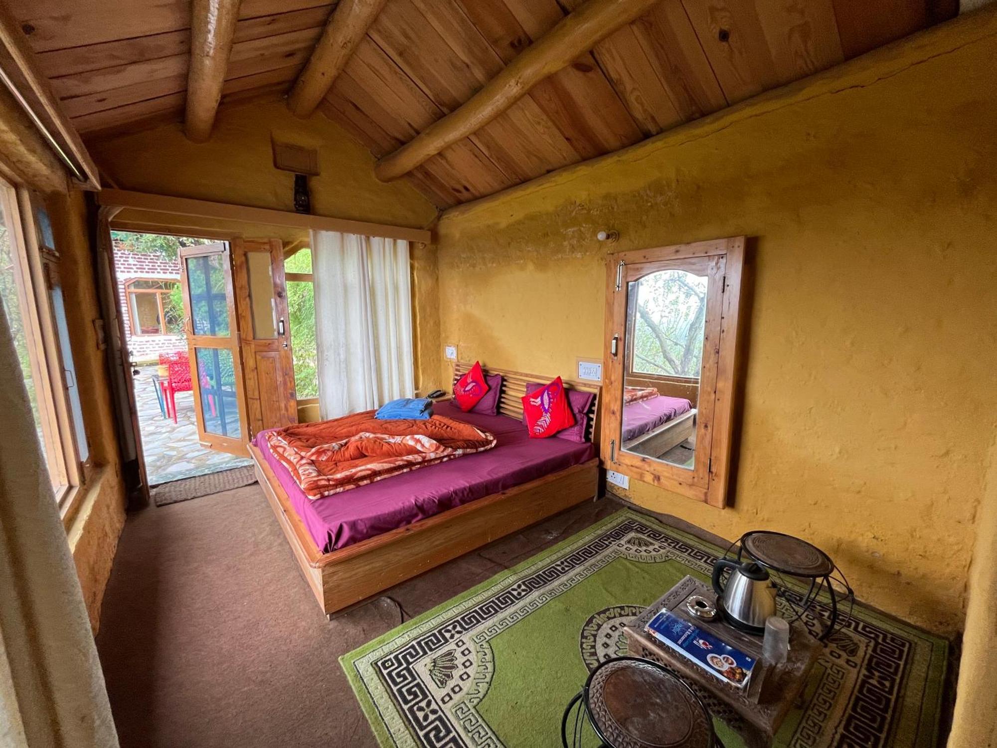 Apple Garden Cottages And Restaurant Dhanaulti Exteriör bild