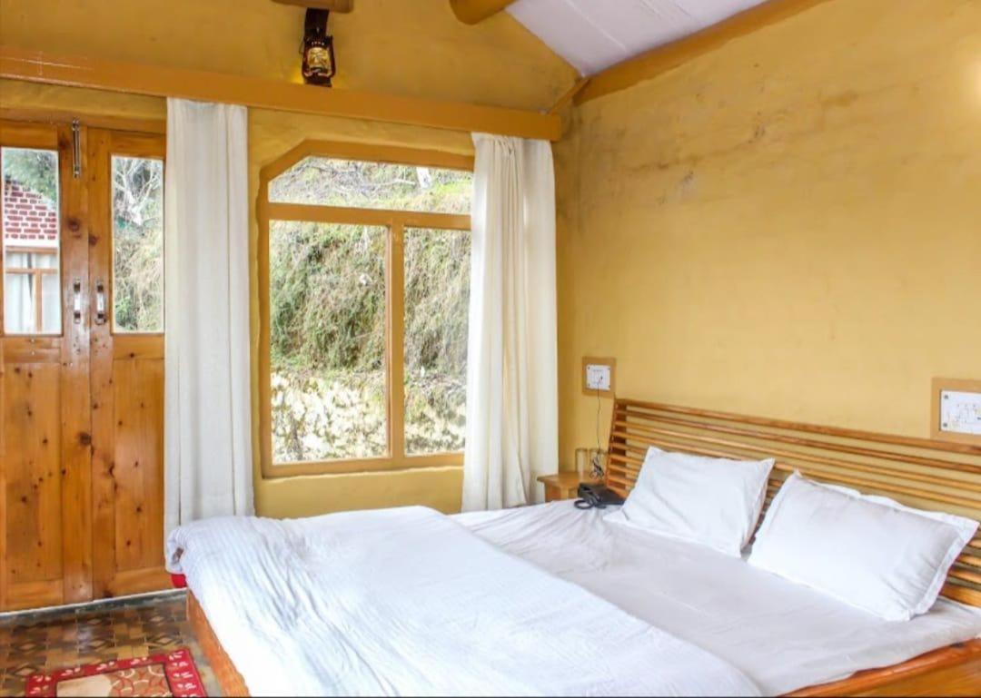 Apple Garden Cottages And Restaurant Dhanaulti Exteriör bild