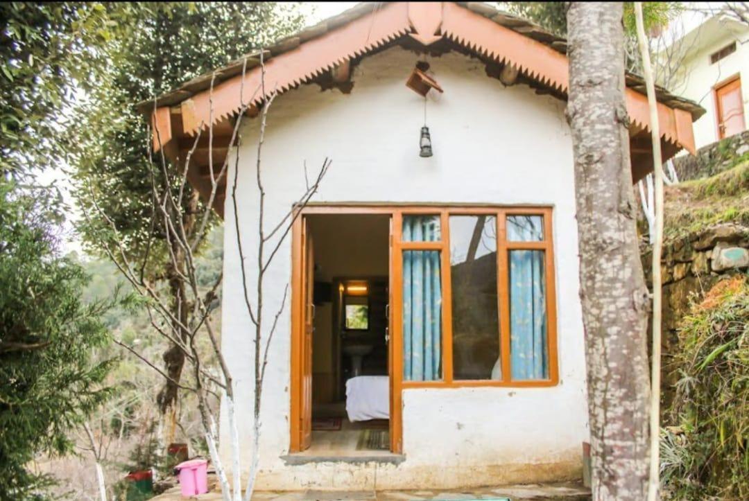 Apple Garden Cottages And Restaurant Dhanaulti Exteriör bild